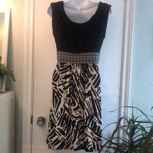 Max and Cleo Black Print Dress Size 4
